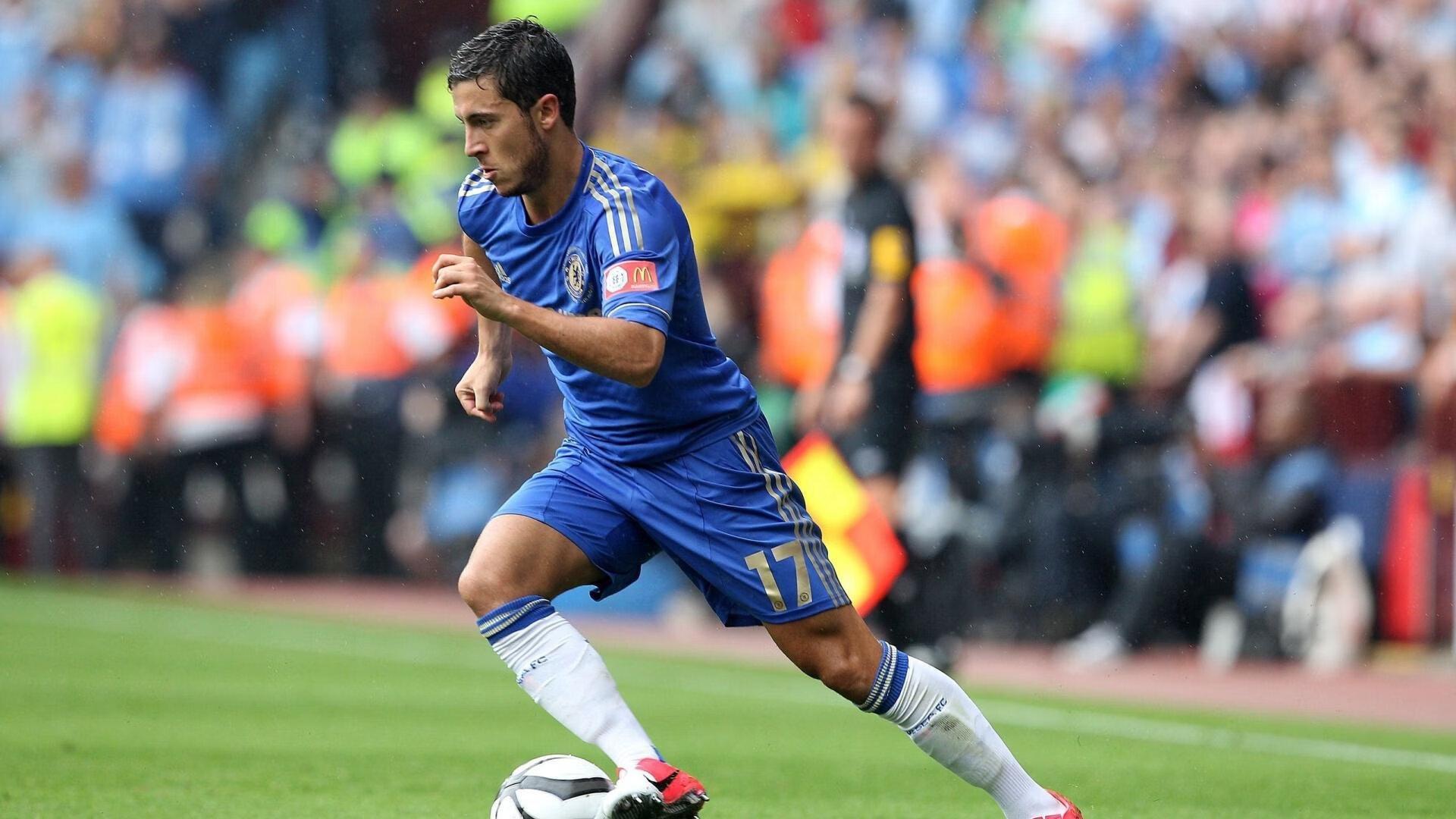 欧冠淘汰赛之夜，基耶萨点燃赛场